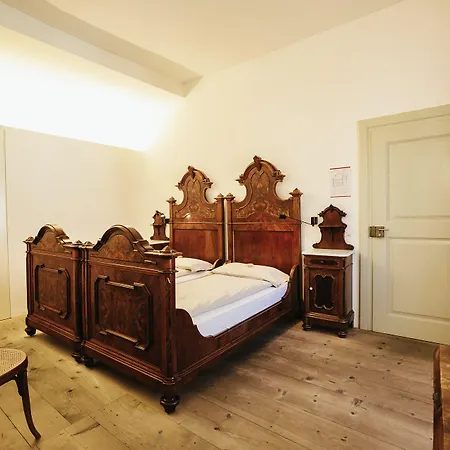 Hotel Historic Albrici 3*